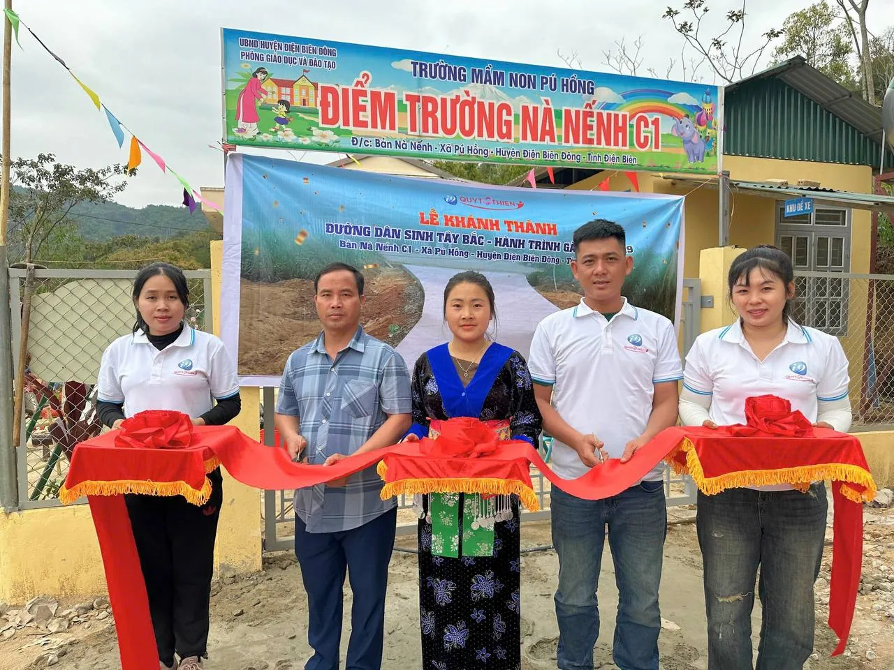 Hình ảnh tượng trưng cho trách nhiệm xã hội và cộng đồng của nền tảng trực tiếp đá gà casino, nhấn mạnh cam kết phát triển bền vững